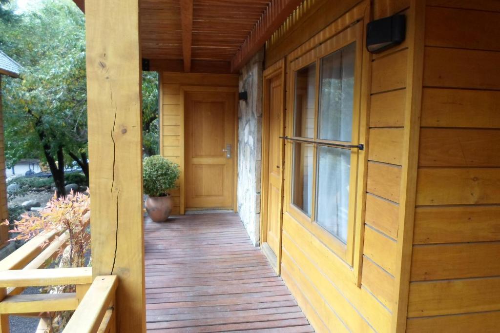 Apart Hotel Robles del Sur San Martín de los Andes Exterior foto