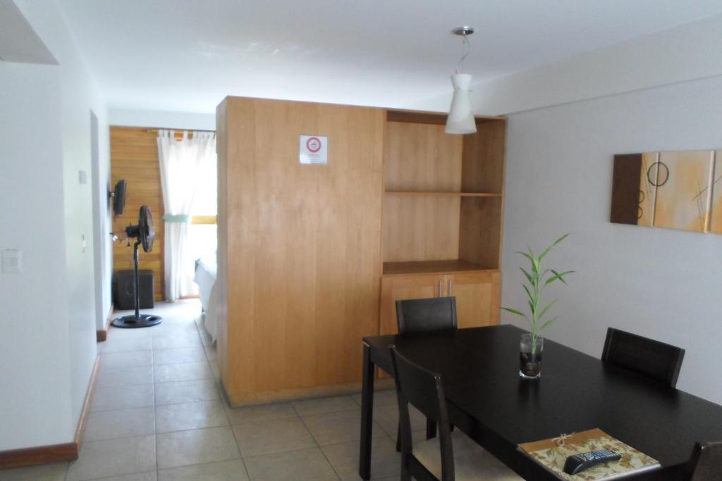 Apart Hotel Robles del Sur San Martín de los Andes Habitación foto