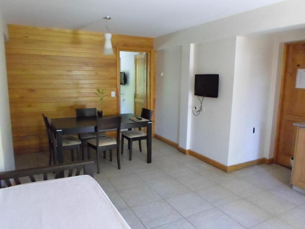 Apart Hotel Robles del Sur San Martín de los Andes Habitación foto